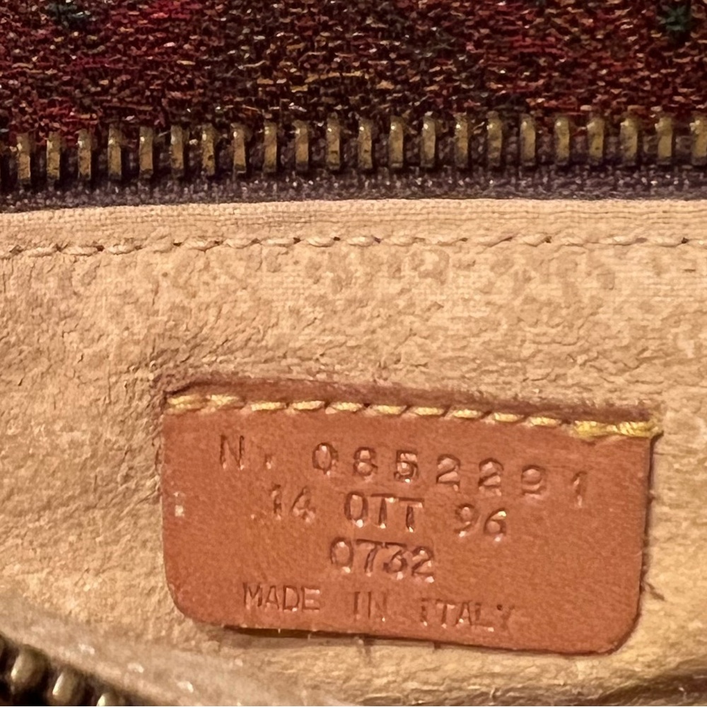 ETRO BAG very rare. Tortoise shell lucite handle, outside pristine w/no scuffs. - Picture 10 of 14